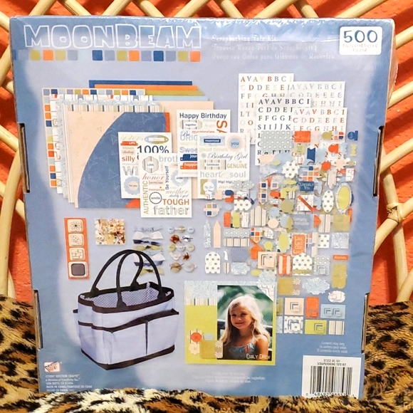 Scrapbooking Kit 500 Pieces with Organizing Tote Bag - New in Box - Picture 3 of 4